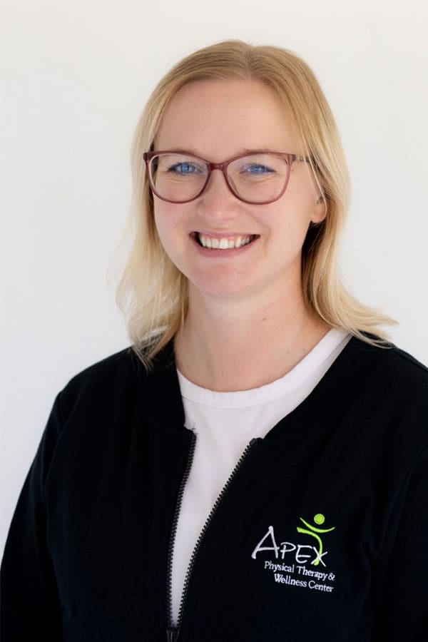 Professional and friendly physical therapist Rachel Failing, posing for a staff photo at Apex Physical Therapy & Wellness Center.